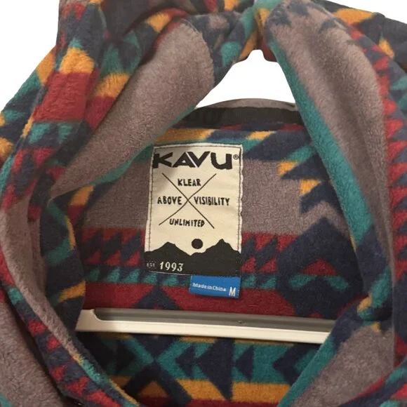 KAVU Multi Color, Overlook Fleece Poncho — Geometric Print, Size M - Picture 2 of 5